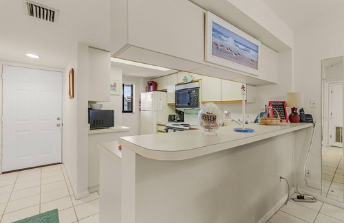 Bonita Bay Condo | 2/2 Condo in Bonita Springs! 2 Miles to the Beach!