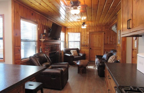 Big Bear City Cabin | 2+2, Spa, Sleeps 6, Walk 2 Hiking & Biking Trails, Pet Friendly on North Shore