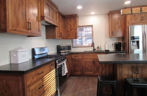 Big Bear City Cabin | 2+2, Spa, Sleeps 6, Walk 2 Hiking & Biking Trails, Pet Friendly on North Shore