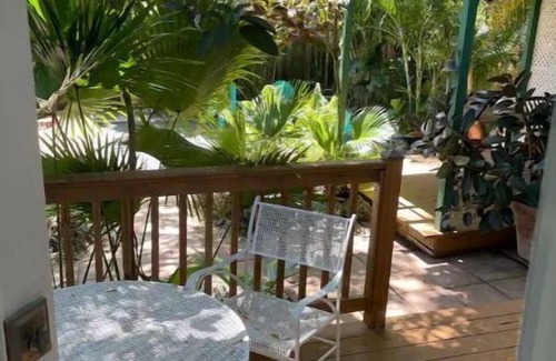Victoria Park Cottage | 2/2 Spacious Coconut Cottage - Near Las Olas Blvd