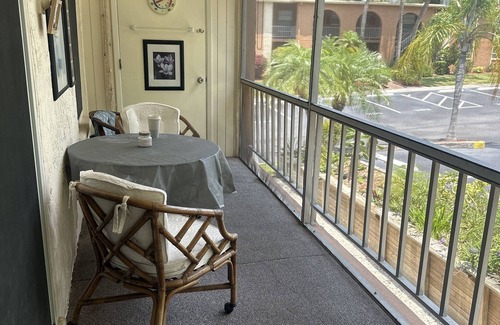 Anona Condo | 2/2 water front community Clearwater area