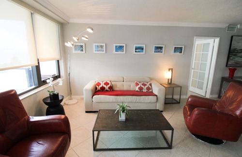 Miami Beach Condo | 2/2 with Balcony, Direct Beach Access Resort Style Condo w/ 2 pools, jacuzzi