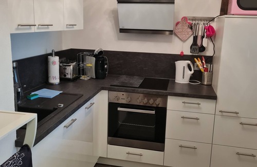Schwebheim Apartment | 2,5 Zimmer Ferienwohnung mit Balkon in Ruhiger Lage