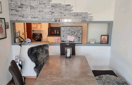 Schwebheim Apartment | 2,5 Zimmer Ferienwohnung mit Balkon in Ruhiger Lage