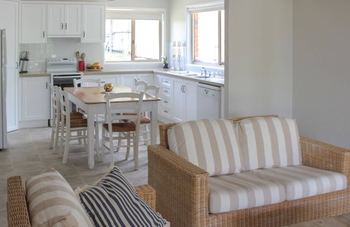 Rainbow Beach Apartment | 2/51 Carlo Road - Rainbow Beach. Pets welcome, Air conditioning, Walk to the shops