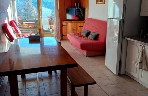Orcieres-Merlette Apartment | 2/6-person apartment at the foot of the slopes with private garage farmhouse