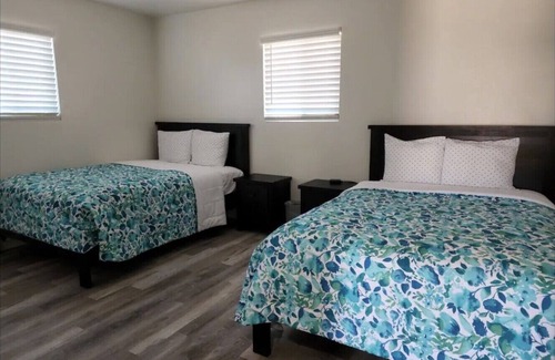 Marina House | 2 Aquarium passes! Newly remodeled home near beach!