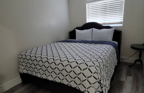 Marina House | 2 Aquarium passes! Newly remodeled home near beach!