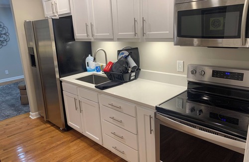 Woodbine Apartment | 2 BATH Sleeps 10+ NEAR Downtown Airport Berry-Hill Vanderbilt Belmont Brentwood