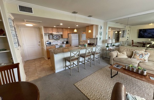 Bayshore Beautiful Condo | 2 Bd/2 Ba Bayshore Blvd Condo|spectacular views of Tampa Bay|Free Parking|Pool