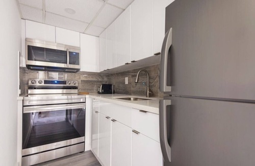 South Pointe Condo | 2 Bdr/1 Bth CHIC & COZY Apartment on Collins Ave