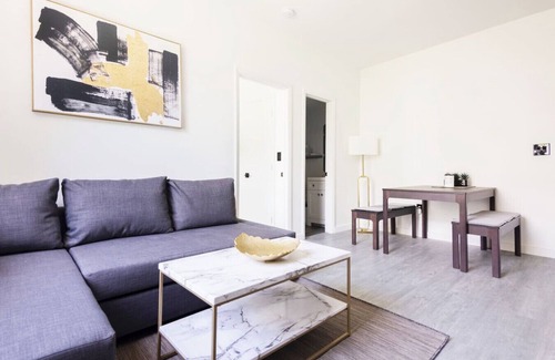 South Pointe Condo | 2 Bdr/1 Bth CHIC & COZY Apartment on Collins Ave