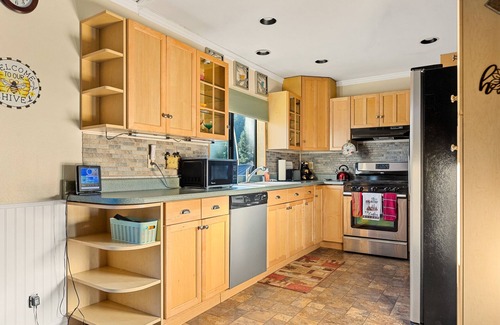 Arrowhead Villas House | 2 BDR Private and Secluded Villa in Lake Arrowhead – 10 Min from Village & Lake!