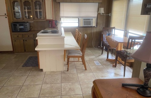Nettles Island House | 2 bdrm 1 bath 533 Nettles Blvd Jensen Beach, sleeps 7; Resort, hot tubs, Beach