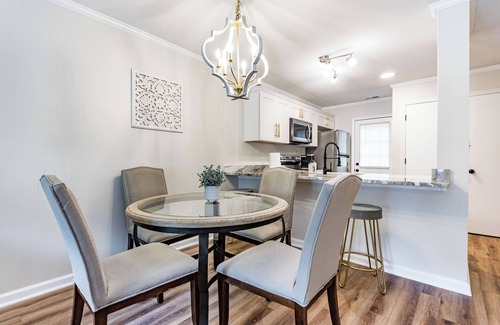 Southwest Raleigh House | 2 bdrTonwhome near DT Raleigh starts at 2.6k/month