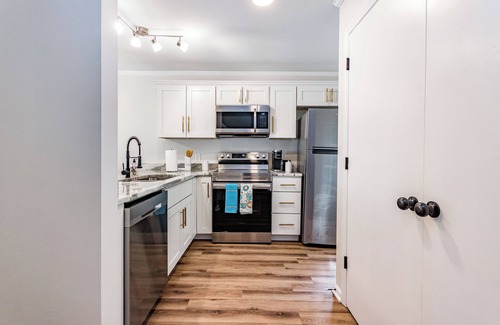 Southwest Raleigh House | 2 bdrTonwhome near DT Raleigh starts at 2.6k/month