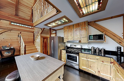 Franklin House | 2 beautifully designed, off-the-grid homes with amazing lakefront views & access