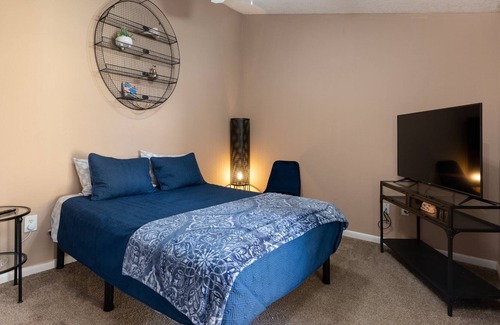 Prien House | 🦞2 bed 1.5 bath townhouse prime location Casino 3 miles away
