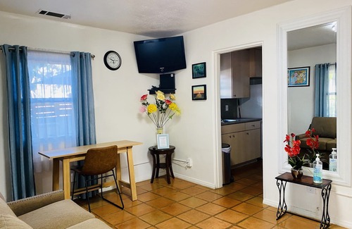 Eastside House | 2 Bed 1 Bath , Grand Pa's Cottage, Long Term Vacation Rentals .