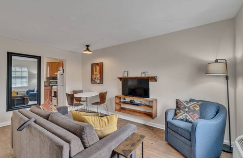 West End Apartment | 2 Bed 1 Bath Near Nashville!