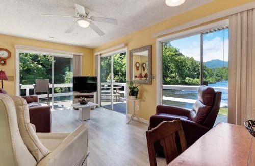 Sylva House | 2 Bed 1 Bath Vacation home in Sylva