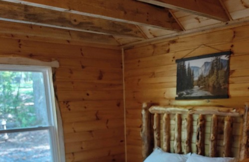 Benezette Cabin | 2 bed +2 bath cabin +Wi-Fi + deck +fire pit + kitchen
