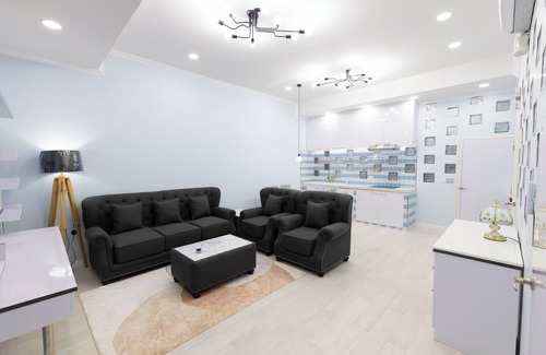 Khlong Tan Apartment | 2 bed 2 bath condo on Posh Sukhumvit - Downtown Bangkok - Walk to EmDistrict!