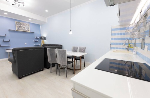 Khlong Tan Apartment | 2 bed 2 bath condo on Posh Sukhumvit - Downtown Bangkok - Walk to EmDistrict!