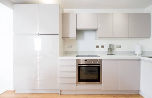 Havering Apartment | 2 Bed, 2 Bath Duplex Apartment