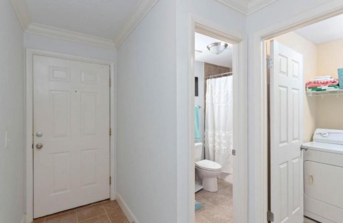 Saint Simons Heights House | 2 bed - 2 bath Island Retreat Condo with pickleball court!