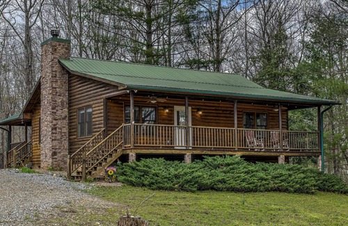 Blairsville Cabin | 2 Bed 2 Bath in the Blue Ridge Mtns.