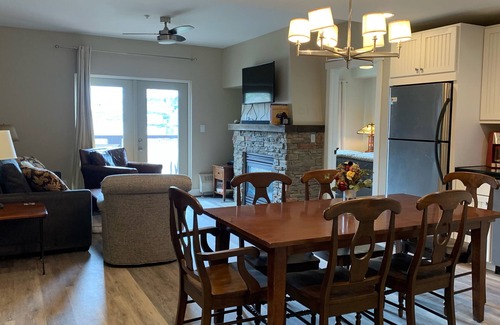 Silvercreek House | 2 Bed 2 Bath w/sofa sleeper luxury slope side ski-in/ski-out condo - sleeps 7