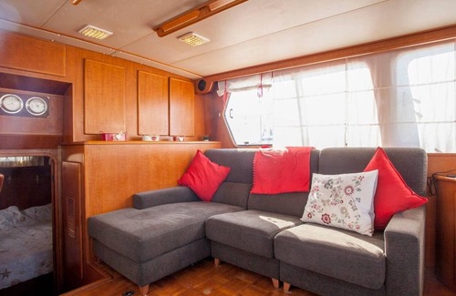 Poblats Maritims Boat Rental | 2 Bed, 2 Bathroom Yacht In Valencia