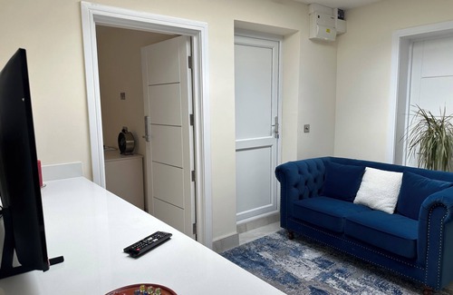 Runnymede House | 2 Bed Annexe in Surrey/Egham/Heathrow/Windsor