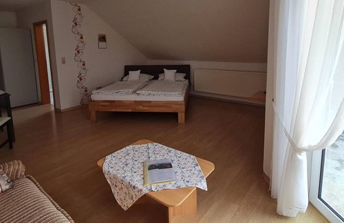 Burgsponheim Apartment | 2-bed apartment (30 sqm) - castle view - winery and holiday apartment Erbacher Hof