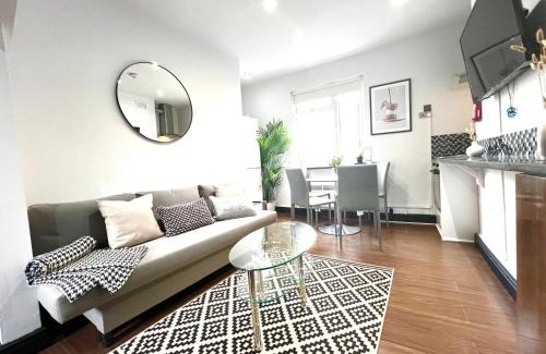 Camden Town with Primrose Hill Apartment | 2 Bed Apartment- Camden Town