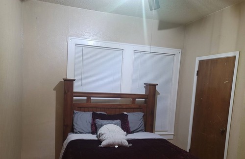 Highland Historic District House | 2 Bed Apartment Close 2 Downtown, 4 Long Time Stay