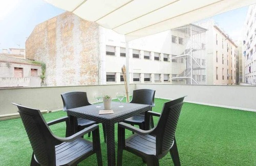 el Mercadal Apartment | 2-bed apartment in the Centre of Girona w terrace