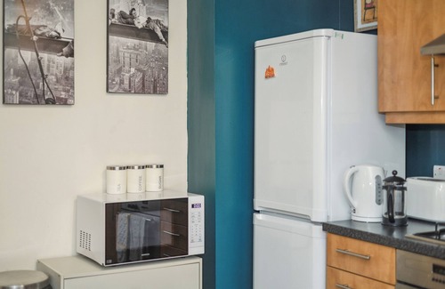 Hatfield Apartment | 2 Bed Apartment - Sleeps 5 - Wifi - Parking - Pets