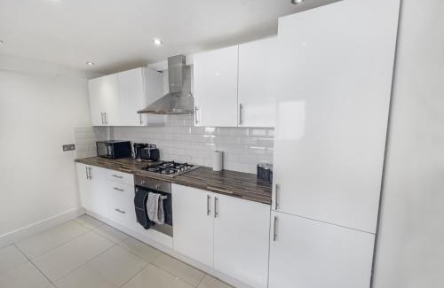 Ravenscourt Park Apartment | 2 bed Appt In Central London
