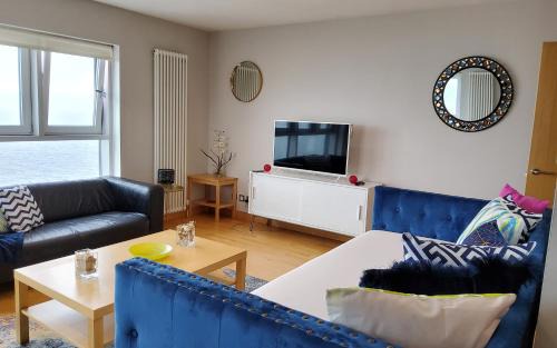 Newhaven Apartment | 2 Bed Aprtmt- Waterfront, 5 Beds, Parking