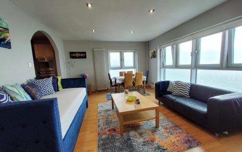 Newhaven Apartment | 2 Bed Aprtmt- Waterfront, 5 Beds, Parking