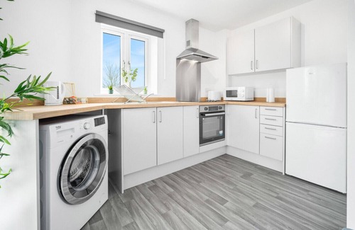 Cradley Heath Apartment | 2 Bed Apt*Parking*Wi-Fi*Netflix