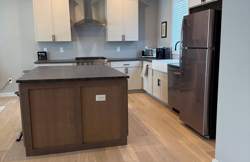 Easley House | 2 Bed - Bourbon Lovers Dream - Close to Clemson, Greenville, and Easley Silos