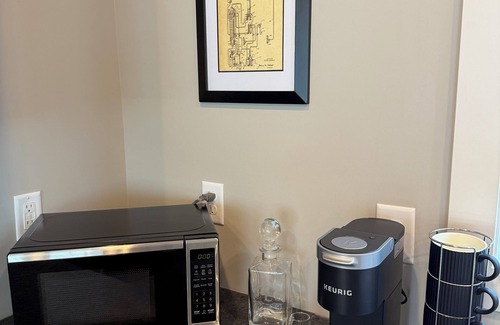 Easley House | 2 Bed - Bourbon Lovers Dream - Close to Clemson, Greenville, and Easley Silos