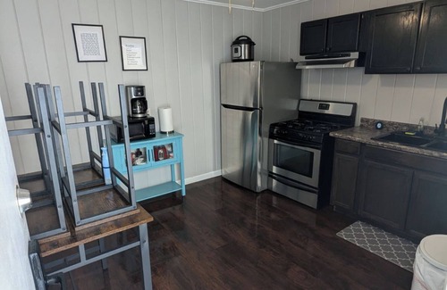 French Quarter Condo | 2 bed condo - 1 block to Quarter. Very walkable.