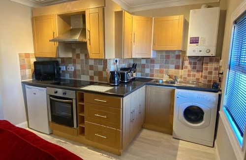 Bedford Apartment | 2 Bed Convenient Contractor Stay With Free Parking & Free Wifi