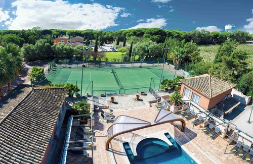 Aigues-Mortes Apartment | 2 bed duplex with pool near Aigues mortes ramparts and 10 min from beaches