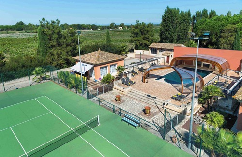 Aigues-Mortes Apartment | 2 bed duplex with pool near Aigues mortes ramparts and 10 min from beaches