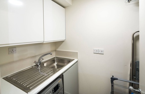 Knightsbridge Apartment | 2-Bed Elegance Near Harrods